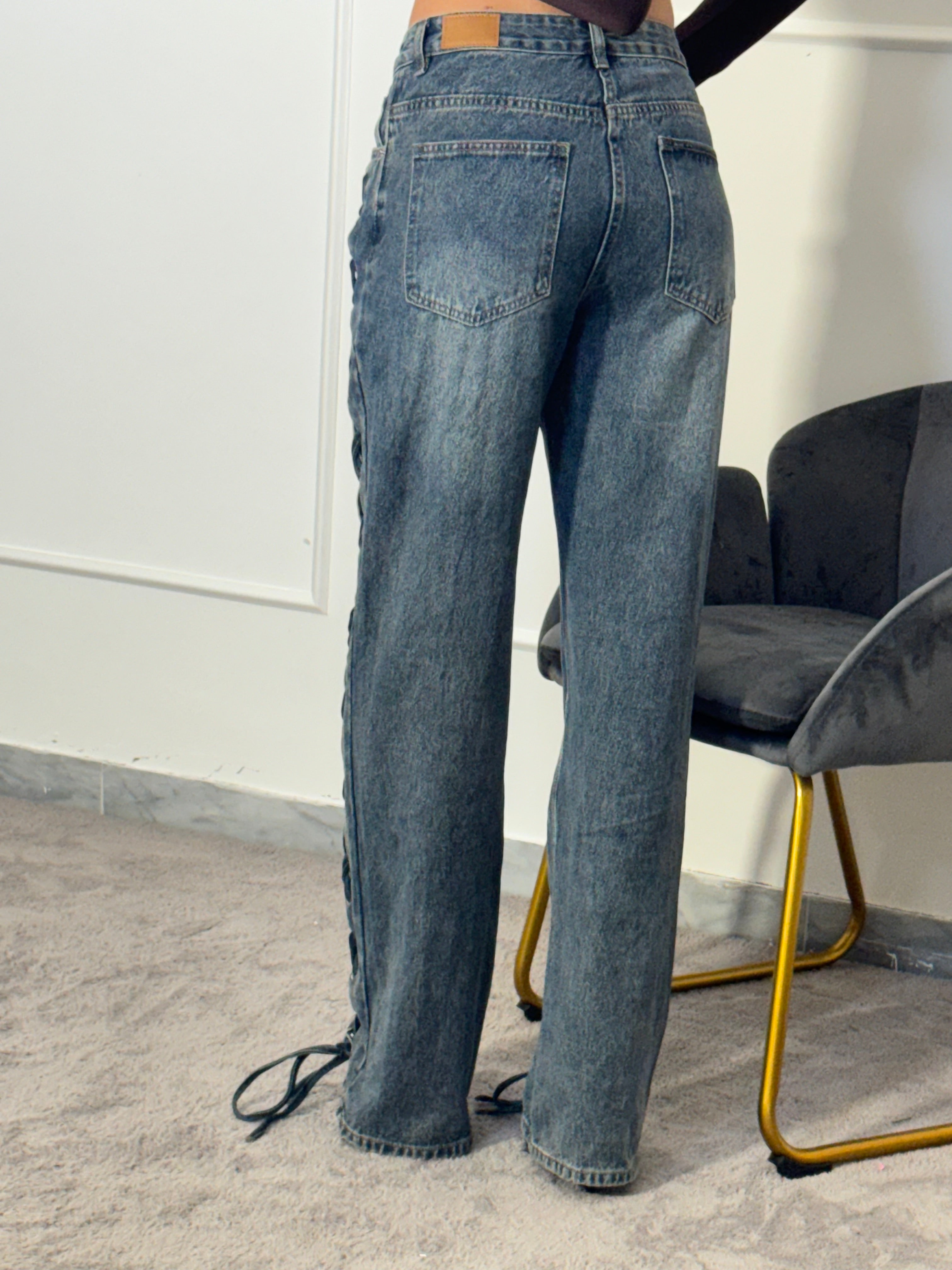 Jeans lace up